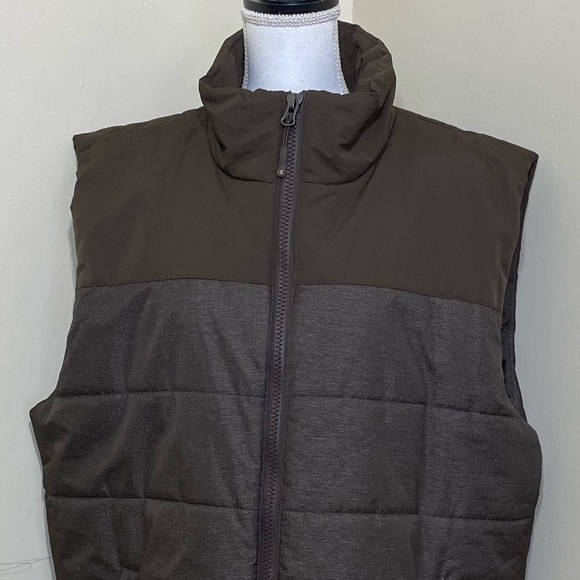 CHAMPION || Men's Herringbone Synthetic-Down Vest size Xl T - Picture 8 of 8